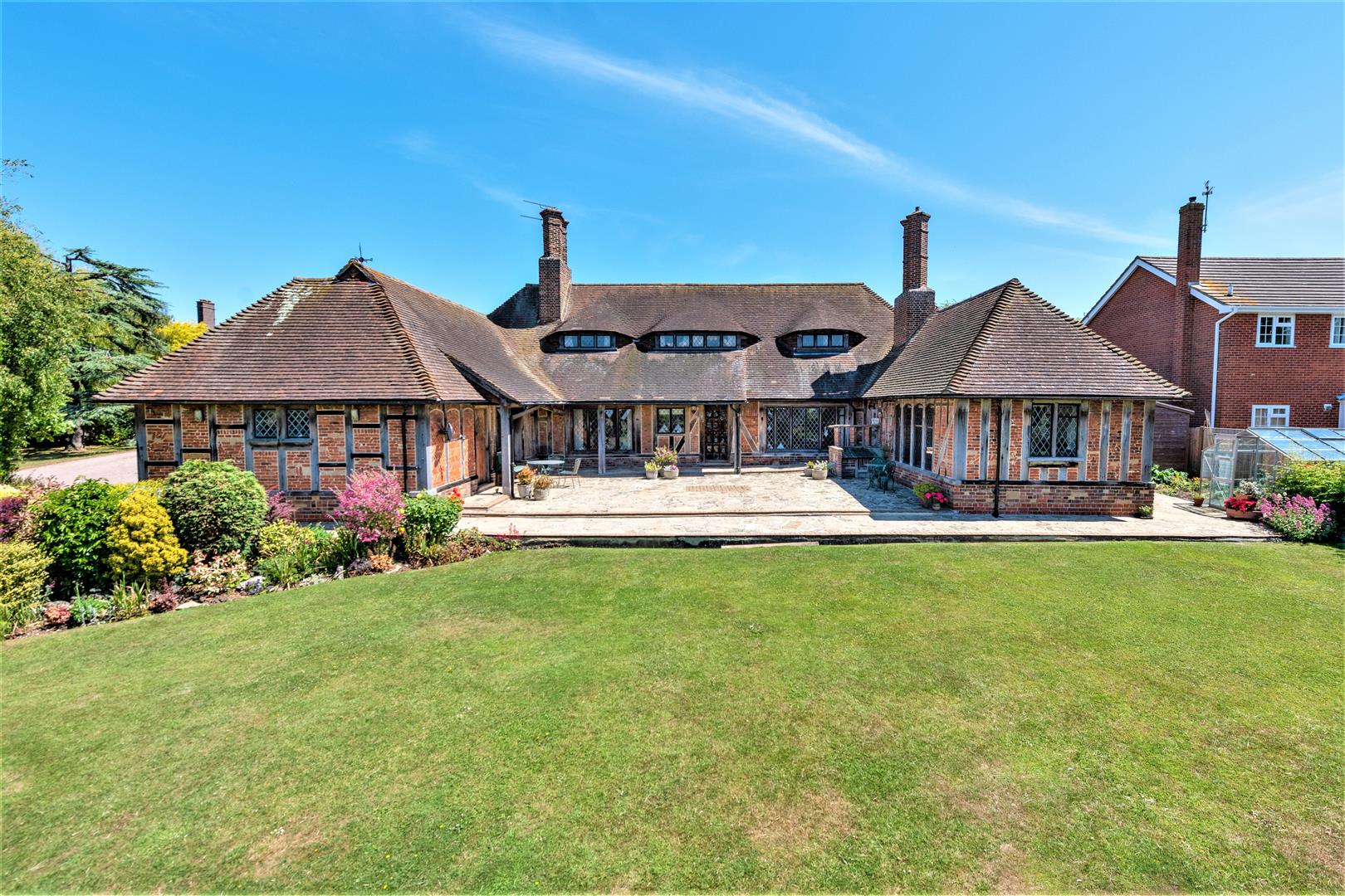 Property Details Paveys Estate Agents